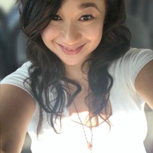 Meet your Posher, Leila